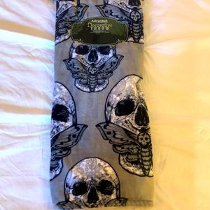 Deaths-head Hawkmoth/Skull blanket 50”x60” brand new